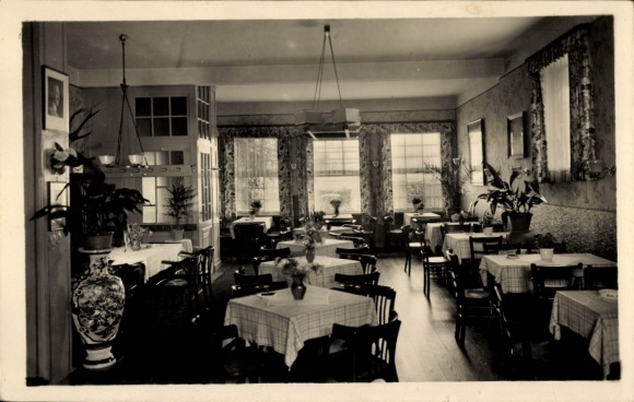 Postcard Ostseebad Heiligenhafen in Holstein, Käppen Plambecks Coffee House, interior view