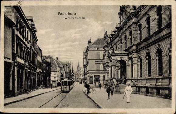 PC Paderborn in North Rhine-Westphalia, Westernstrasse, tram, passers-by