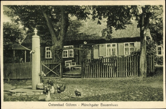Ak Ostseebad Göhren auf Rügen, Mönchguter Bauernhaus,  Architektur, ländliche Szene, Brunnen, Hüh