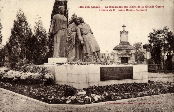 Ak Troyes Aube, Monument aux Morts, Statue von M. Louis Morel, Soldatenfiguren