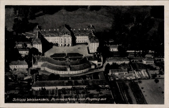 Ak Pommersfelden, Blick auf Schloss Weißenstein, Fliegeraufnahme