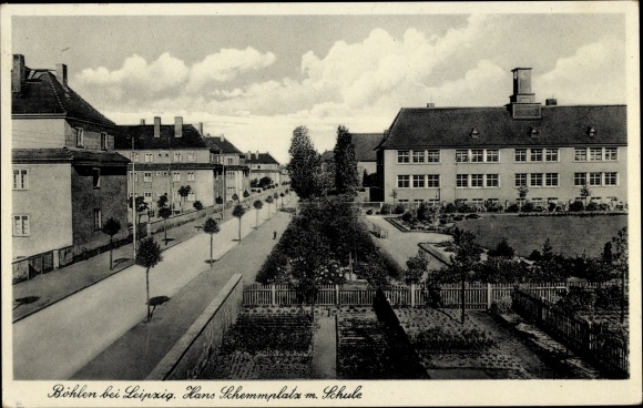 Postcard Böhlen in the Leipzig district, Hans Schuhmannplatz, school