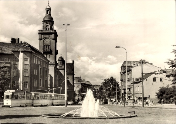 Ak Berlin Pankow, Brunnen vor dem Rathaus, Straßenbahn Linie 22