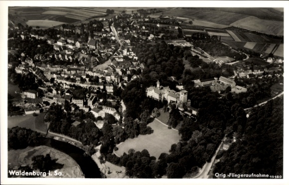 Ak Waldenburg in Sachsen, Gesamtansicht, Fliegeraufnahme