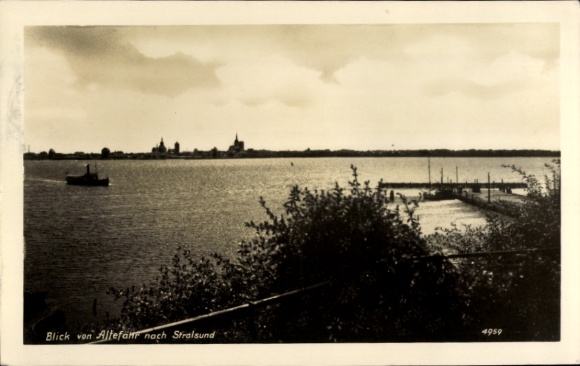 Ak Stralsund in West-Pommeren, stadspanorama, uitzicht vanaf Altefähr