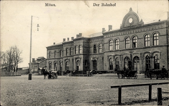 Ak Jelgava Mitau Letland, treinstation, voorplein