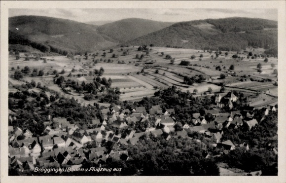 Ak Broggingen in Baden Herbolzheim im Breisgau Schwarzwald, Fliegeraufnahme