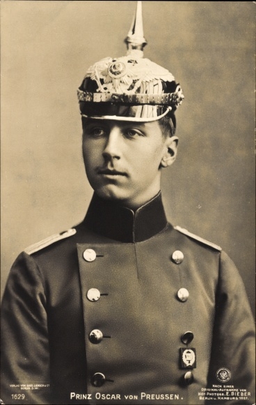 Postcard Prince Oskar of Prussia, portrait, spiked helmet