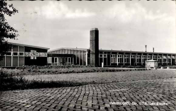 Ak Emmeloord Noordoostpolder Flevoland Niederlande, Schulgebäude, Panoramablick, Glasfassade, ...