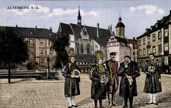 Ak Altenburg in Thüringen, Gruppe in Altenburger Trachten, Kirche
