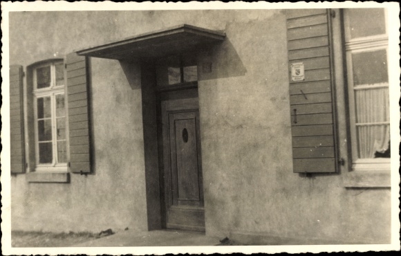 Photo Postcard Mettmann North Rhine Westphalia, entrance door of a building, Burg 45