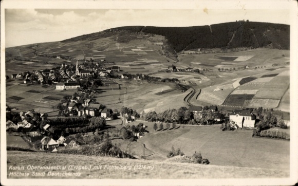 Ak Oberwiesenthal im Erzgebirge, Kurort  Fichtelberg, Landschaft, Hochste Stadt Deutschlands