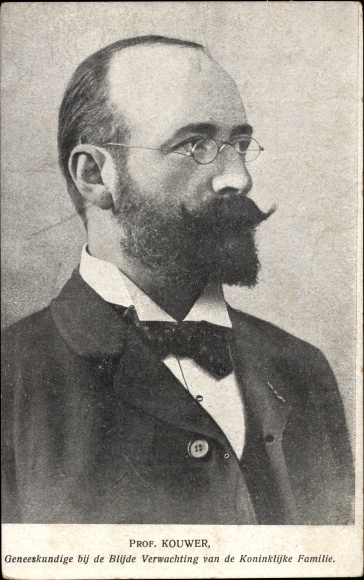 Postcard Prof. Kouwer, genetics expert in the Blijde Verwachting van de Koninklijke family