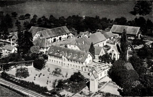 Ak Storzeln Hilzingen im Hegau, Luftaufnahme eines Kinderheims, Gutshof, gartenartiger Außenberei