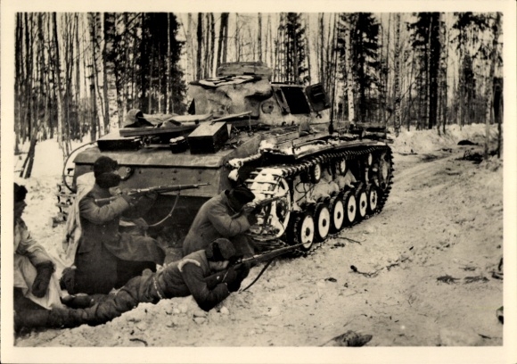 Postcard Waffen-SS, reconnaissance patrol in the Karelian Forest, Panzer