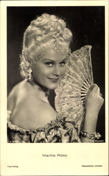 Postcard actress and dancer Marika Rökk, portrait, fan