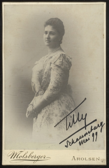 Cabinet photo of Princess Bathildis of Waldeck-Pyrmont, née Schaumburg-Lippe