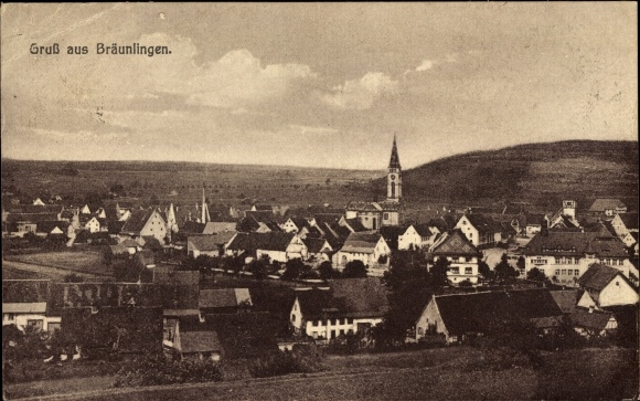 Ak Bräunlingen in Baden Württemberg, totaaloverzicht van de plaats, vogelperspectief, kerk, heuvel