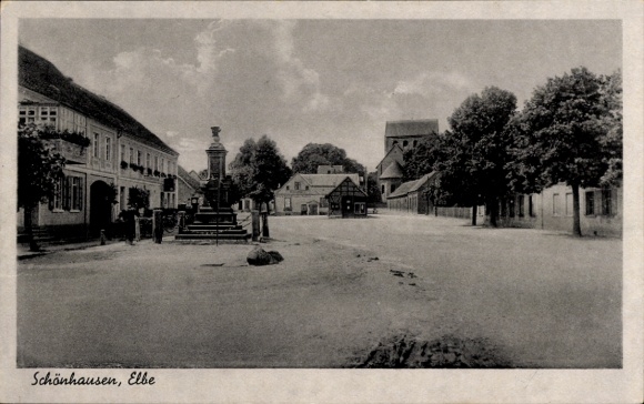 Postcard Schönhausen ad Elbe, market square, monument