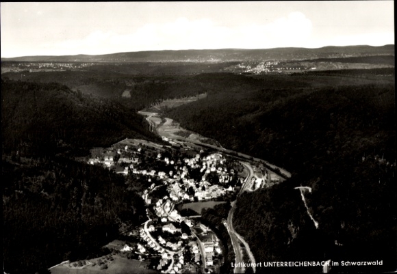 Ak Unterreichenbach im Schwarzwald, Luftaufnahme von  Schwarzwald, Fluss, Wald, Häuser
