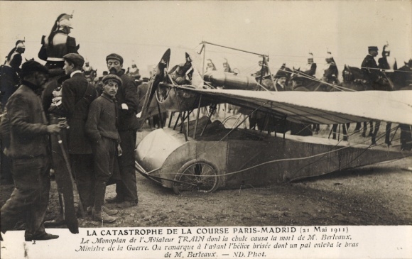 Postcard Accident Air Race Paris Madrid, Crash of a Monoplane, Death of War Minister Berleaux