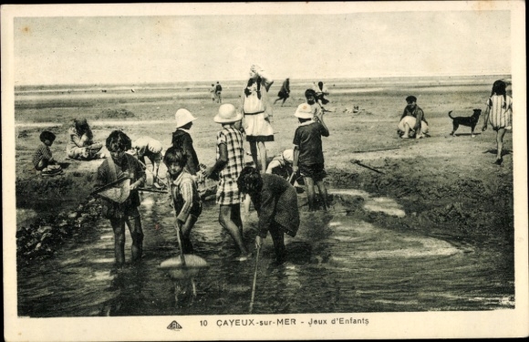 Ak Cayeux sur Mer Somme, Strand, spielende Kinder