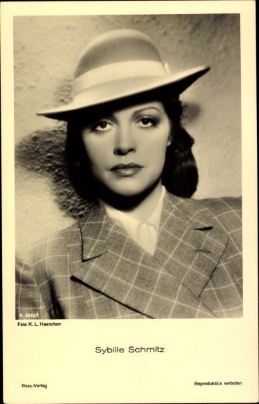 Postcard actress Sybille Schmitz, portrait, hat