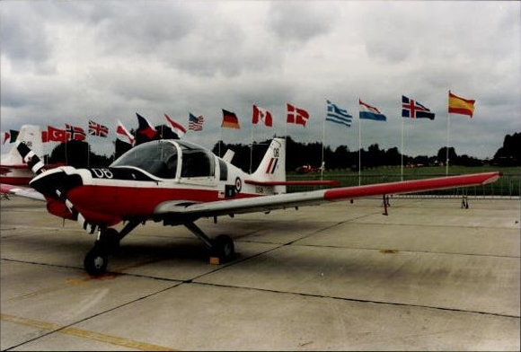 Set von 71 Fotos Flugzeuge und  Hubschrauber