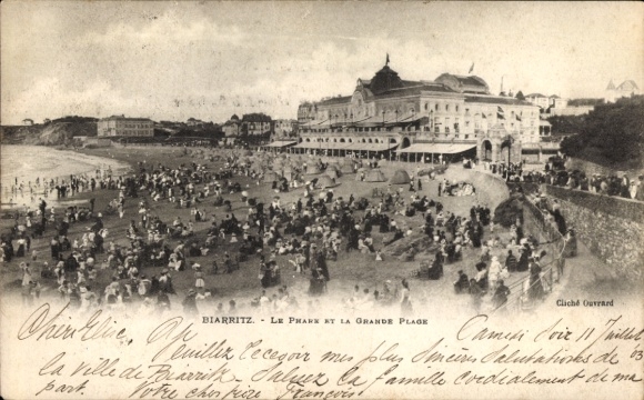 Ak Biarritz Pyrénées Atlantiques, strand met veel mensen, vuurtoren,