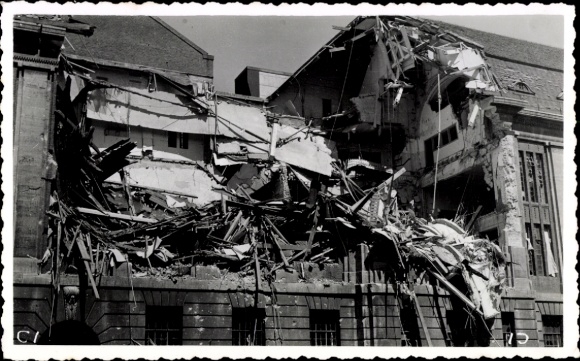 Foto Ak Rotterdam Südholland Niederlande, Kriegszerstörung 2. WK, Gebäuderuine