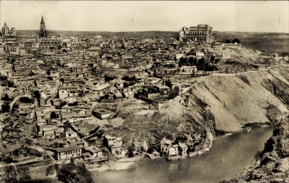 Ak Toledo Kastilien La Mancha Spanien, Panoramablick auf  historische Stadt, Fluss, Berge
