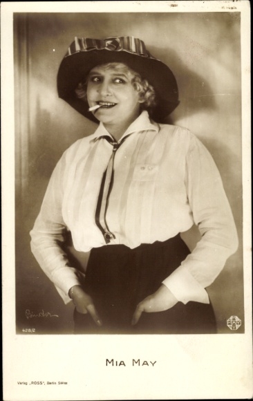 Postcard Actor Mia May, Ross Verlag 428 2, Portrait, Cigarette