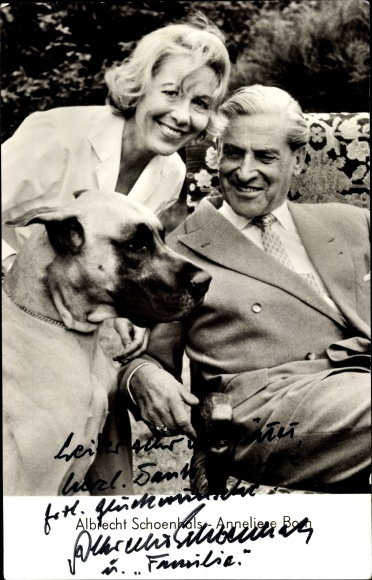 Postcard Actor Albrecht Schoenhals, Anneliese Born, Mastiff, portrait