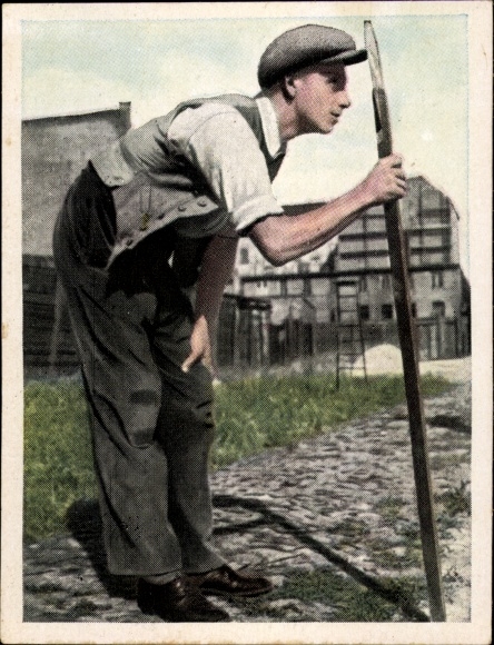 Collective picture The state of work and peace, journeyman&#39;s examination apprentice when sighting, surveying