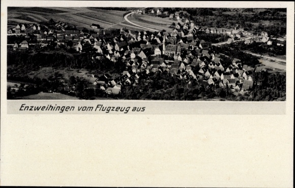 Ak Enzweihingen Vaihingen an der Enz, Luftaufnahme von  viele Häuser, Landschaft