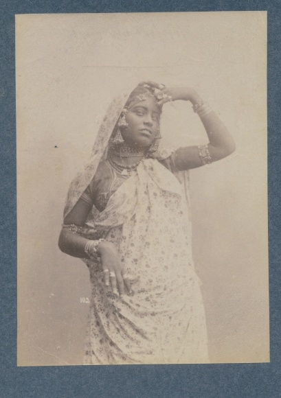 Photo Gustav Richard Lambert, Singapore, woman in typical costume, jewellery