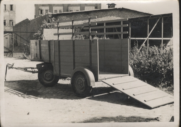 Original Fotos Berlin Tempelhof, FA. Hagemann, Ringbahnstr. 17, Anhänger, um 1946/47, ca. 12 x 17 cm