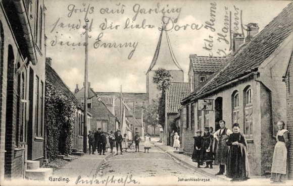 Ak Garding in Noord-Friesland, Johannisstraße, kerk, bewoners