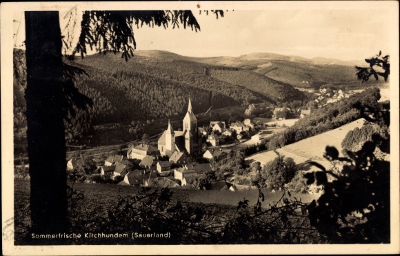 Postcard Kirchhundem im Sauerland, panorama, church