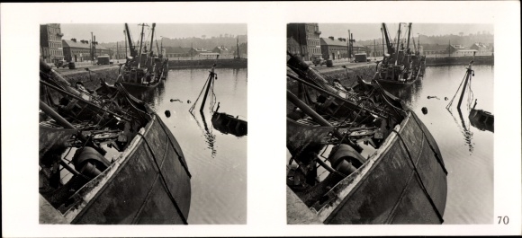 Stereo spatial image photo &quot;The Battle in the West&quot; No. 70, sunken ships in the port of Dieppe
