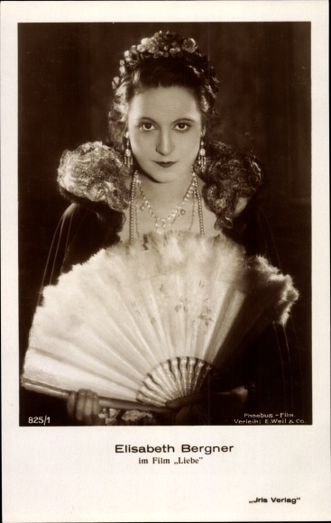 Postcard actress Elisabeth Bergner, portrait, fan