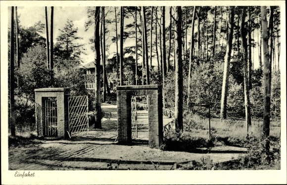 PC Streek Sandkrug Hatten in Oldenburg, children&#39;s home, driveway