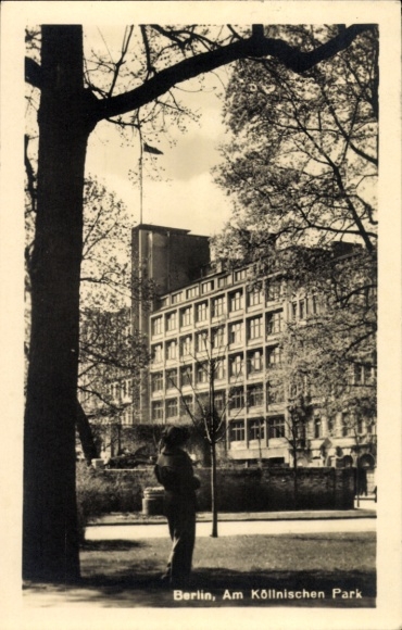 Postcard Berlin Mitte, Am Köllnischen Park