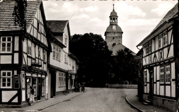 Postcard Hedemünden Hann. Münden in the Werra Valley, Langstraße with church, half-timbered houses, quiet street