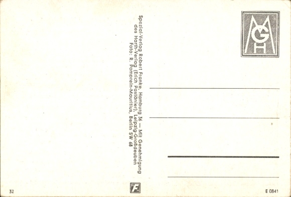 Song Postcard When the ship's piano sounds on board, Sailor with accordion