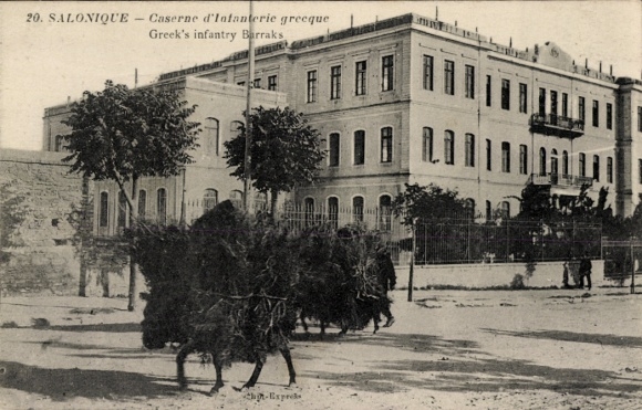 Postcard Saloniki Greece, barracks of the Greek infantry