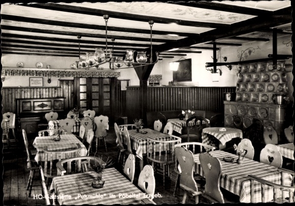 Postcard Oberpöbel Dippoldiswalde in the Eastern Ore Mountains, HO Gaststätte Putzmühle in the Pöbeltal, interior view