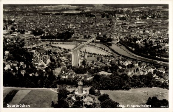 Ak Saarbrücken in Saarland, luchtfoto van rivieren, bruggen, stadsgezicht