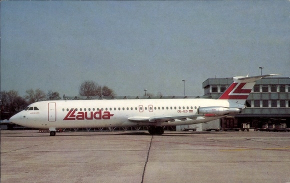 Postcard Austrian passenger aircraft Lauda Air, BAC-111-525FT, DE-ILD