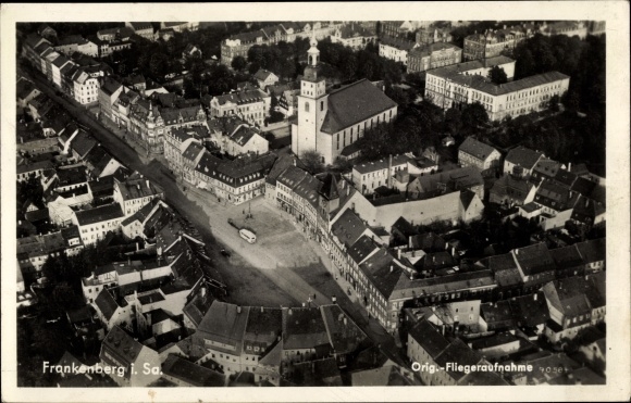 Ak Frankenberg an der Zschopau, Fliegeraufnahme des Stadtzentrums, Kirche, Marktplatz